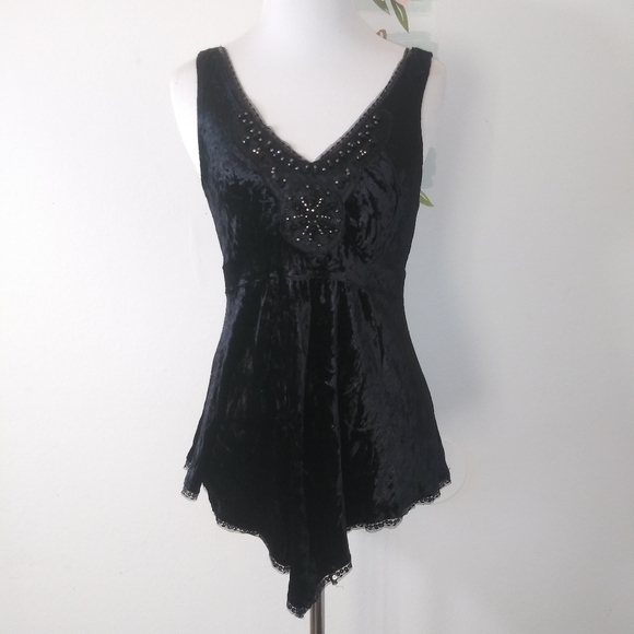 Express Tops - ✨️4/$25✨️ SALE. EXPRESS sequin & bead top. Size XS